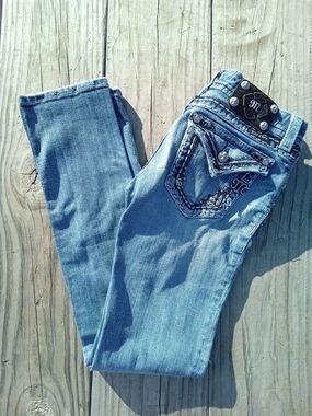 Miss Me Buckle Exclusive Embroidered Skinny Jeans Size 27